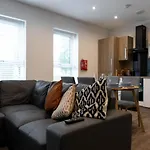 Stylish Jewellery Quarter Apartment Sleeps 6