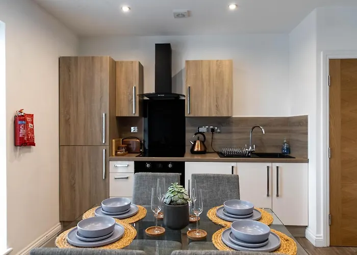 Stylish Jewellery Quarter Apartment Sleeps 6